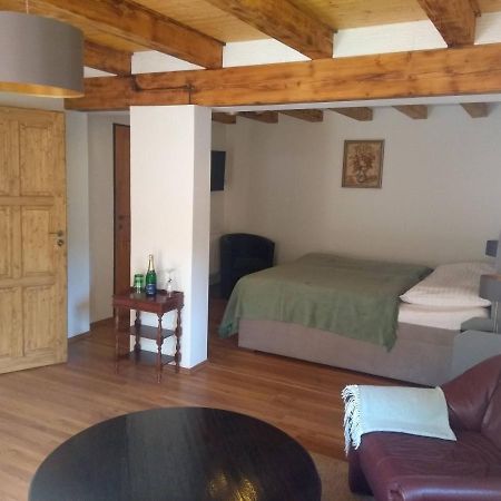 Stodola-Soukromy Apartman Pro Dva S Venkovni Virivkou Карлштейн Экстерьер фото